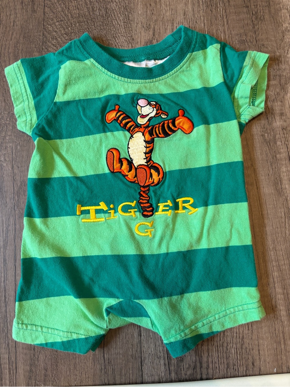Vintage 2000s Y2K Disney Store Winnie The Pooh Tigger Baby Romper Outfit Green